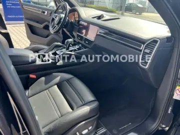 Cayenne E-Hybrid BLACK 22