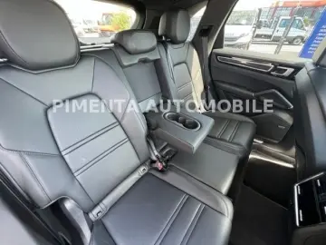 Cayenne E-Hybrid BLACK 22