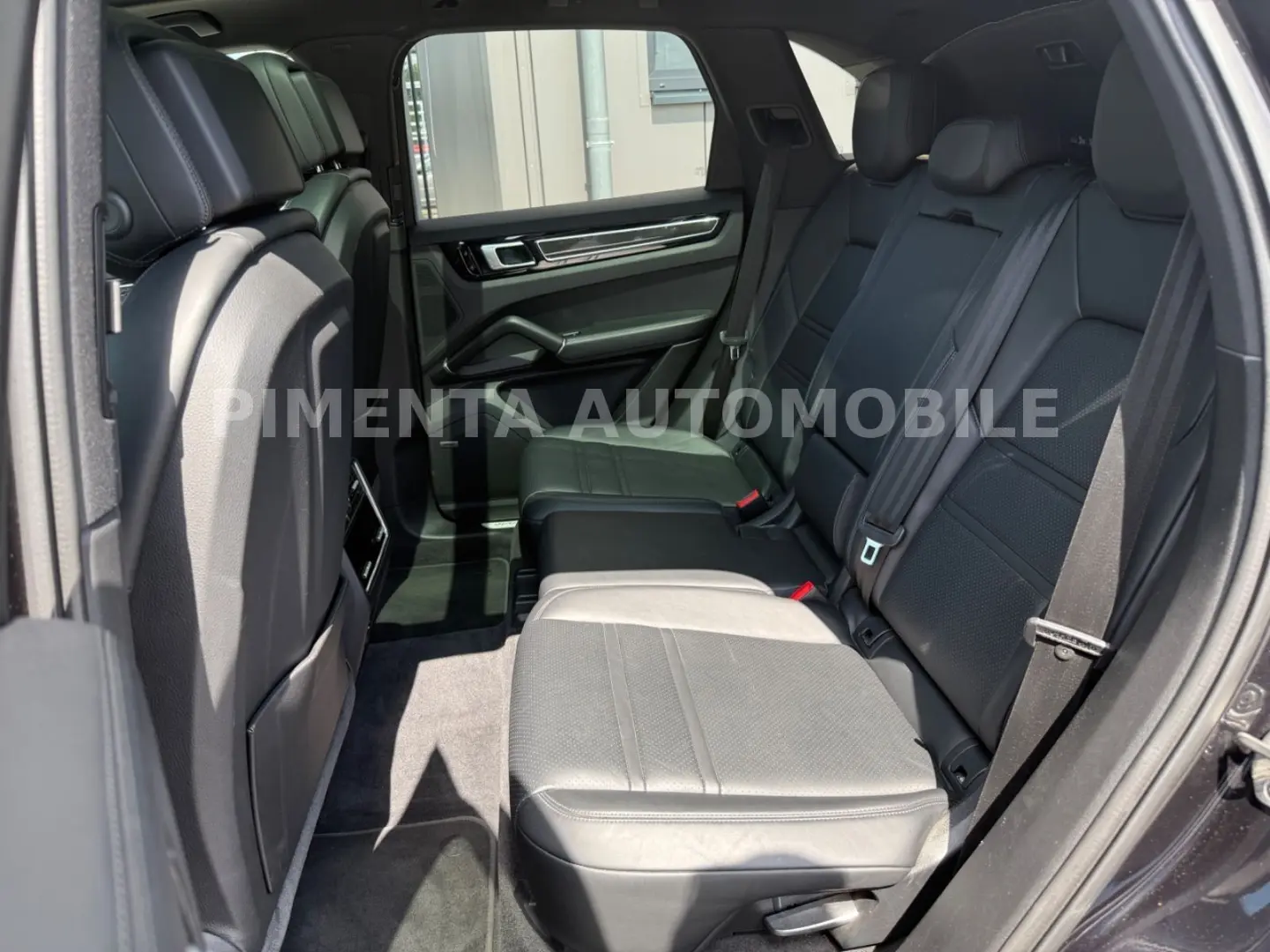 Cayenne E-Hybrid BLACK 22