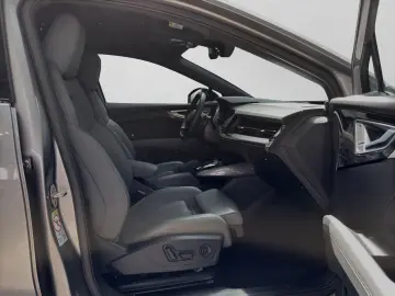 Q4 e-tron Sportback 50 Q MATRIX PDC KAMRERA SONO