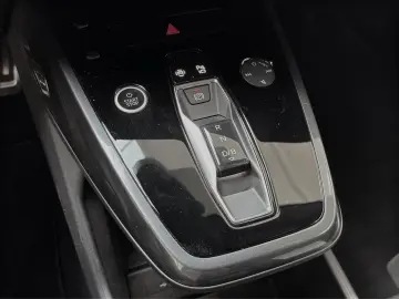 Q4 e-tron Sportback 50 Q MATRIX PDC KAMRERA SONO