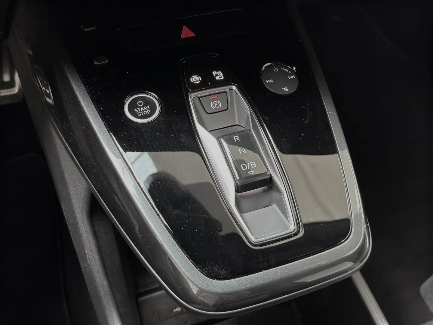 Q4 e-tron Sportback 50 Q MATRIX PDC KAMRERA SONO