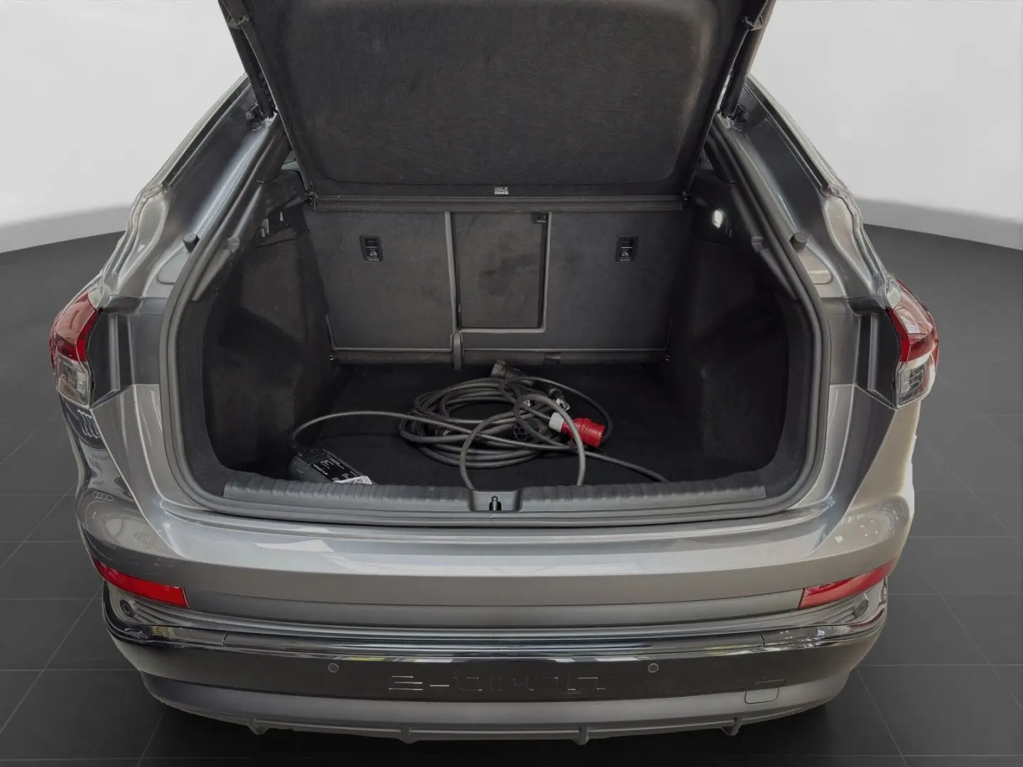 Q4 e-tron Sportback 50 Q MATRIX PDC KAMRERA SONO