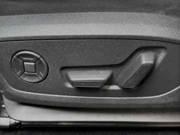 Q4 e-tron Sportback 50 Q MATRIX PDC KAMRERA SONO