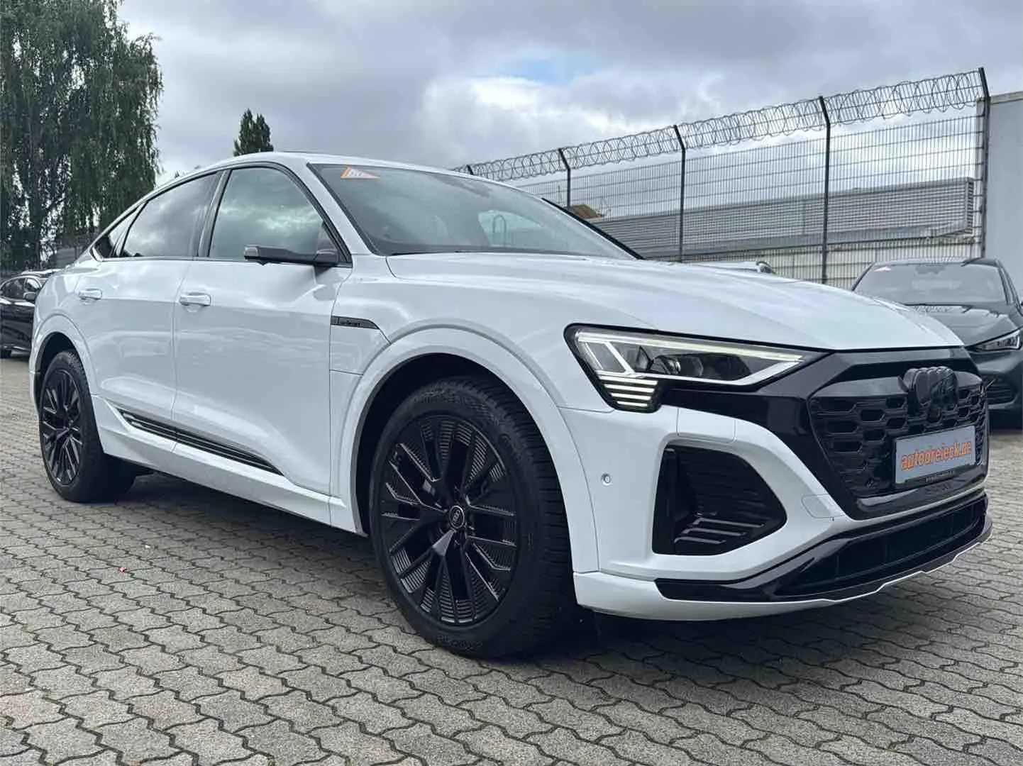 Q8 e-tron Sportback 55 S line ACC BLACK PANO 21Z