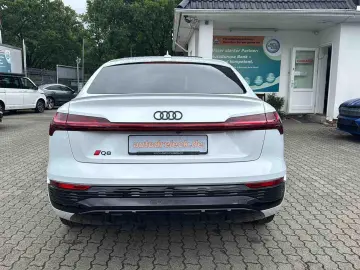 Q8 e-tron Sportback 55 S line ACC BLACK PANO 21Z
