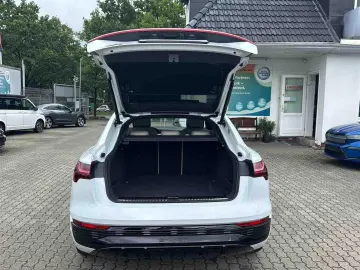 Q8 e-tron Sportback 55 S line ACC BLACK PANO 21Z