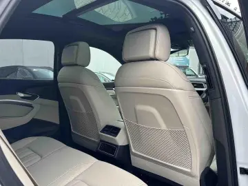 Q8 e-tron Sportback 55 S line ACC BLACK PANO 21Z