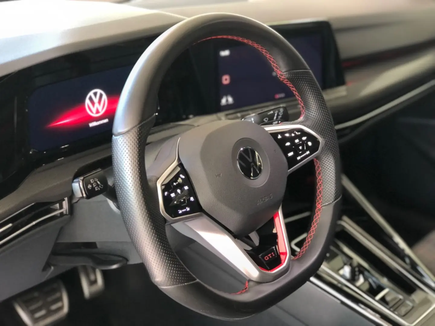 Golf8 2.0 TSI*GTI*DSG*LED*Black STY*Navi*19 Zoll