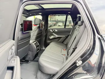 X5*M50i*INDIVIDUAL*360°ACC*B&W*HUD*LASER*AHK*DAB