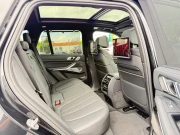 X5*M50i*INDIVIDUAL*360°ACC*B&W*HUD*LASER*AHK*DAB