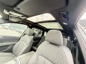 X5*M50i*INDIVIDUAL*360°ACC*B&W*HUD*LASER*AHK*DAB