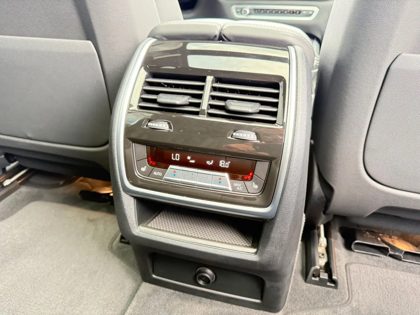 X5*M50i*INDIVIDUAL*360°ACC*B&W*HUD*LASER*AHK*DAB