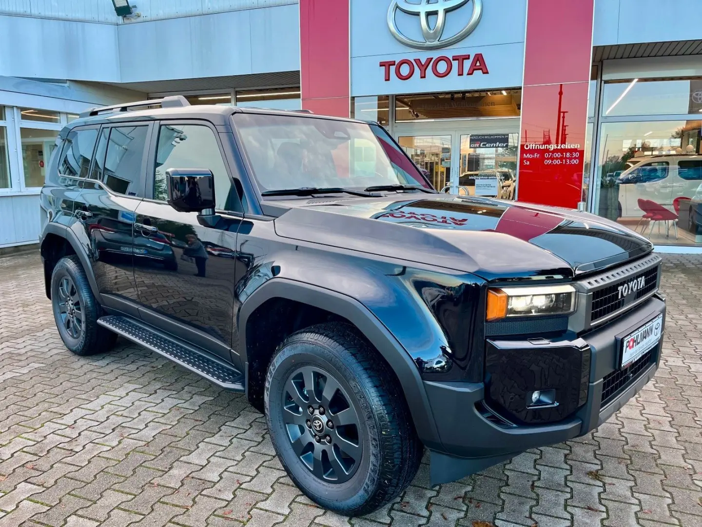 Land Cruiser 2,8 D-4D 150kW AWD Executive J25