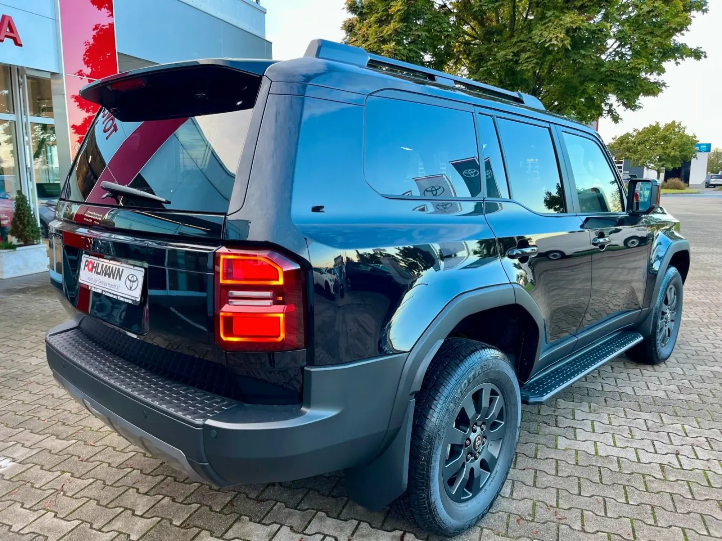 Land Cruiser 2,8 D-4D 150kW AWD Executive J25