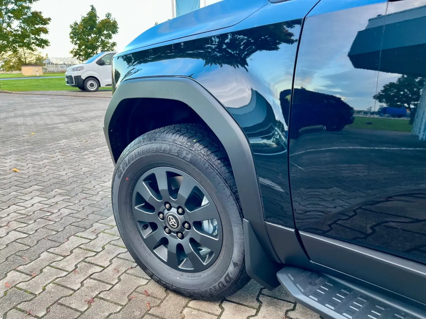 Land Cruiser 2,8 D-4D 150kW AWD Executive J25