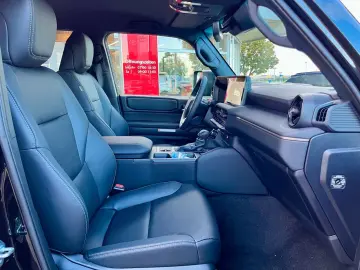 Land Cruiser 2,8 D-4D 150kW AWD Executive J25
