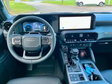 Land Cruiser 2,8 D-4D 150kW AWD Executive J25