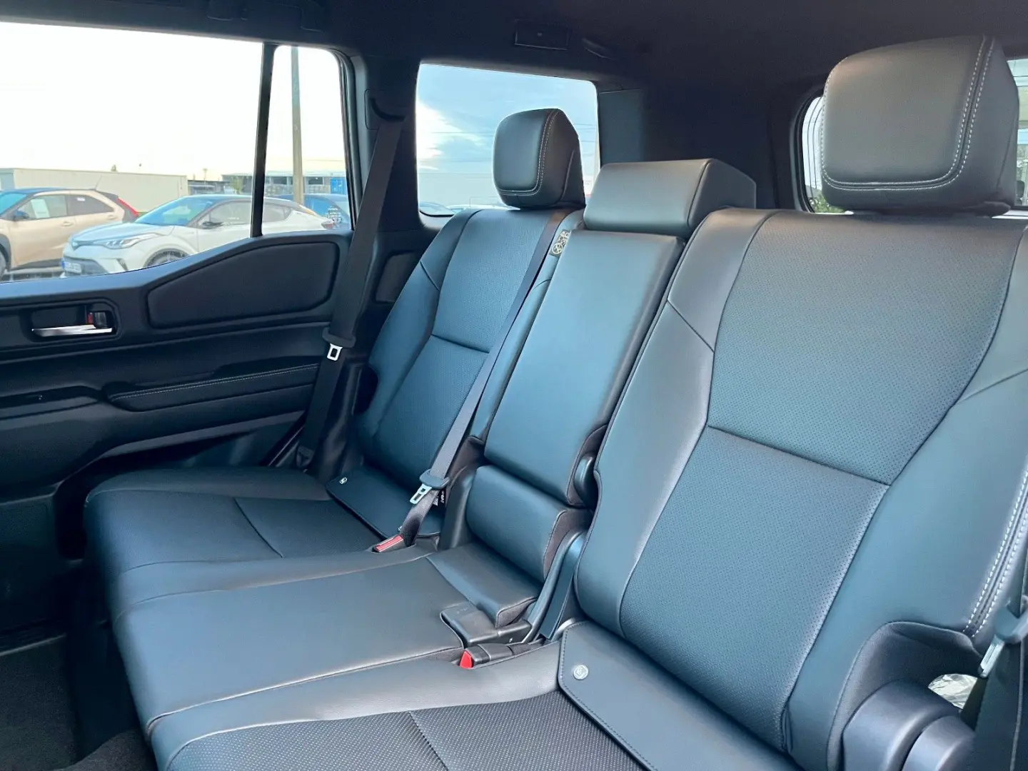 Land Cruiser 2,8 D-4D 150kW AWD Executive J25