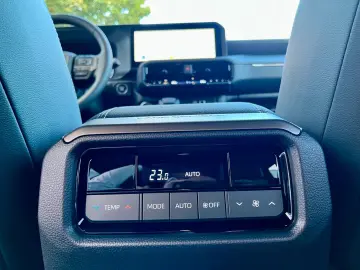 Land Cruiser 2,8 D-4D 150kW AWD Executive J25