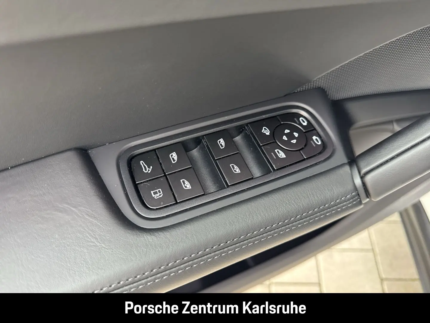 Cayenne E-Hybrid BOSE Luftfederung Panoramadach