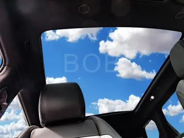 Range Rover Evoque P300e R-Dynamic HSE Pano LED