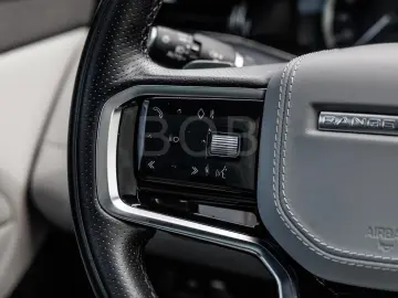 Range Rover Evoque P300e R-Dynamic HSE Pano LED