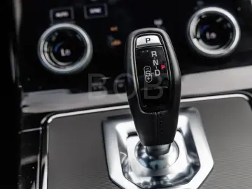 Range Rover Evoque P300e R-Dynamic HSE Pano LED