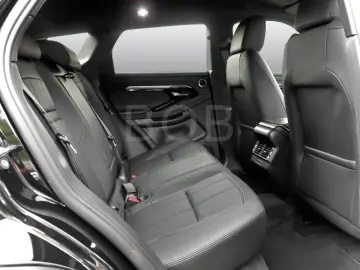 Range Rover Evoque P250 R-Dynamic SE 8-fach bere