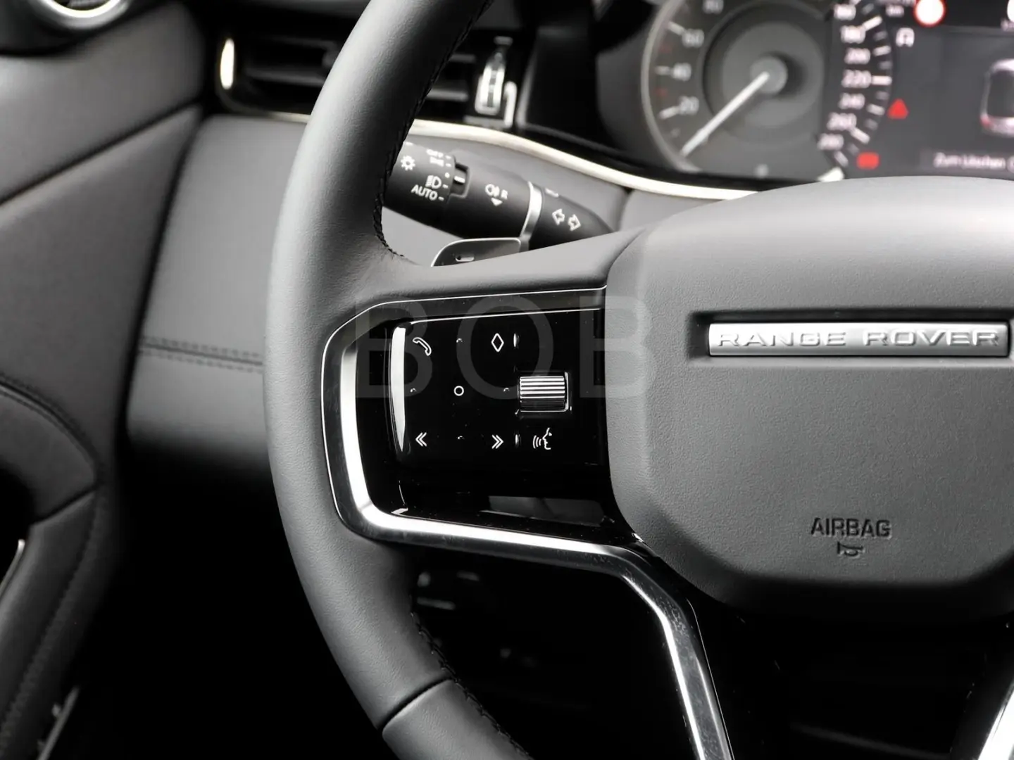 Range Rover Evoque P250 R-Dynamic SE 8-fach bere