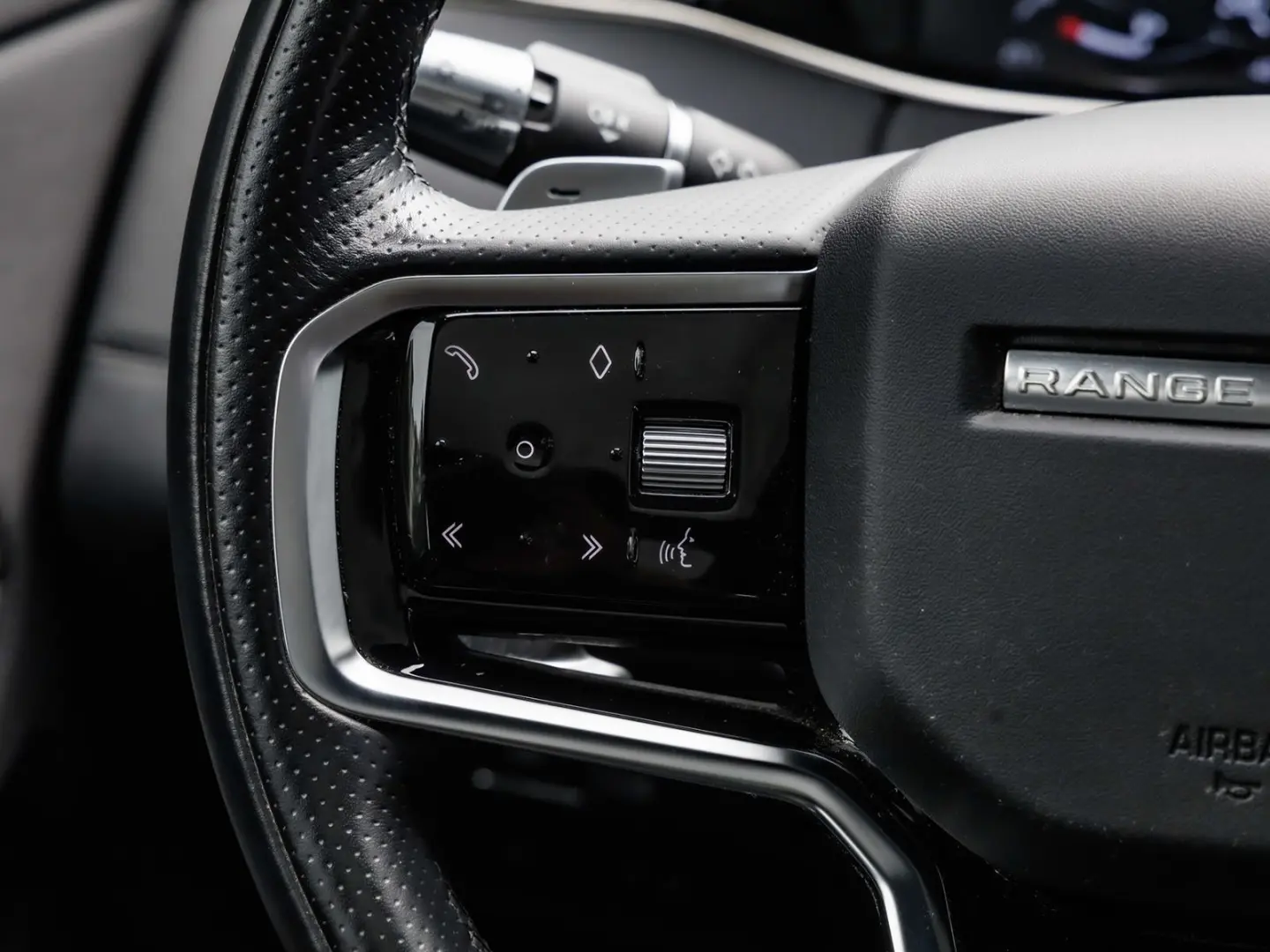 Range Rover Evoque D200 R-DYNAMIC SE PANO NAVI