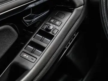Range Rover Evoque D200 R-DYNAMIC SE PANO NAVI