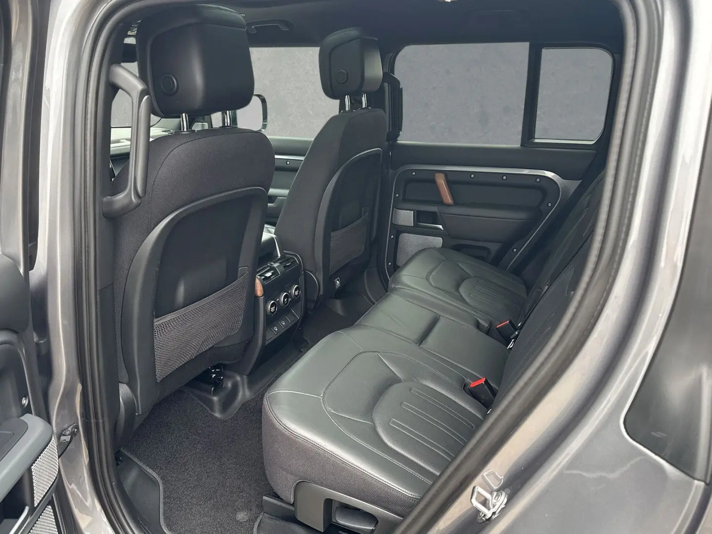 Defender 130 D300 X AHK/Standheizung