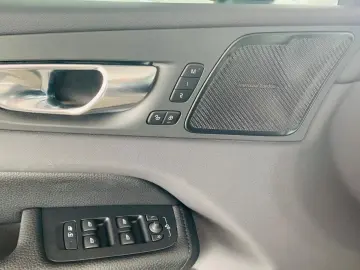 XC60 T6 AWD Recharge PANO LEDER HUD PILOT 360°