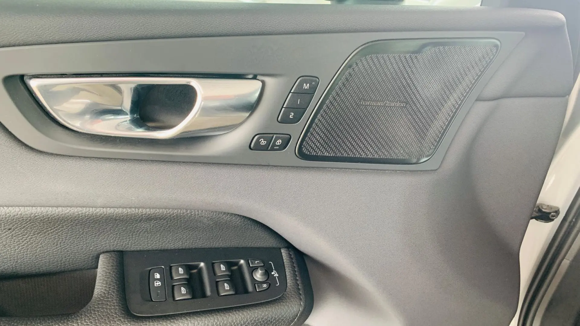 XC60 T6 AWD Recharge PANO LEDER HUD PILOT 360°