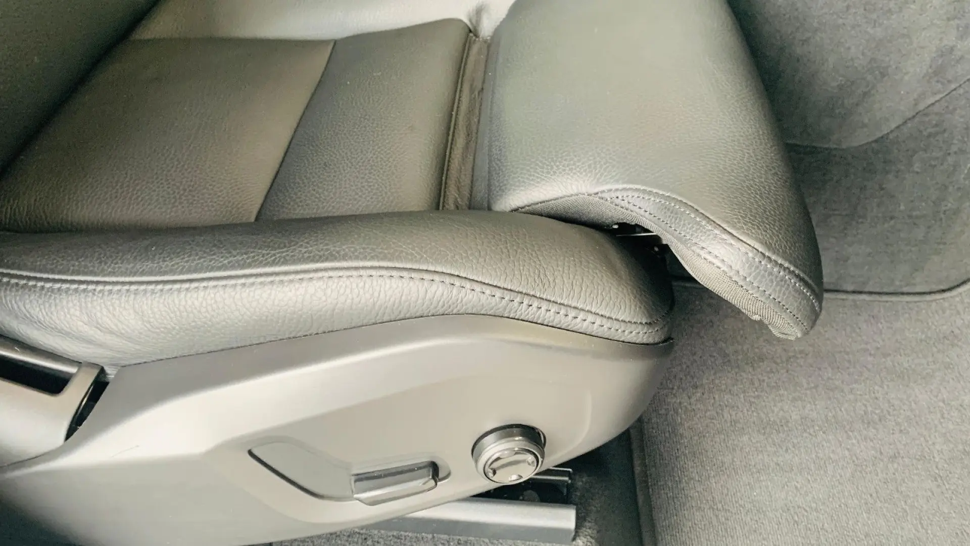 XC60 T6 AWD Recharge PANO LEDER HUD PILOT 360°