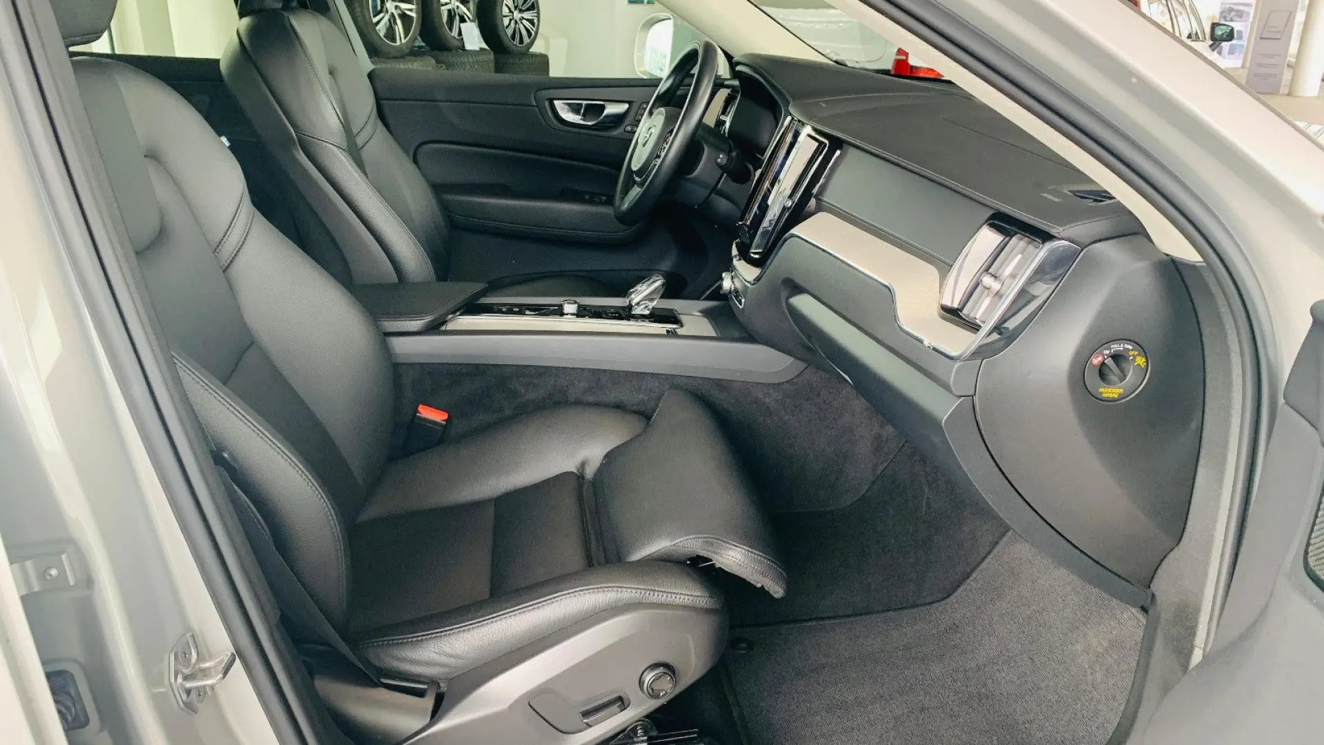 XC60 T6 AWD Recharge PANO LEDER HUD PILOT 360°
