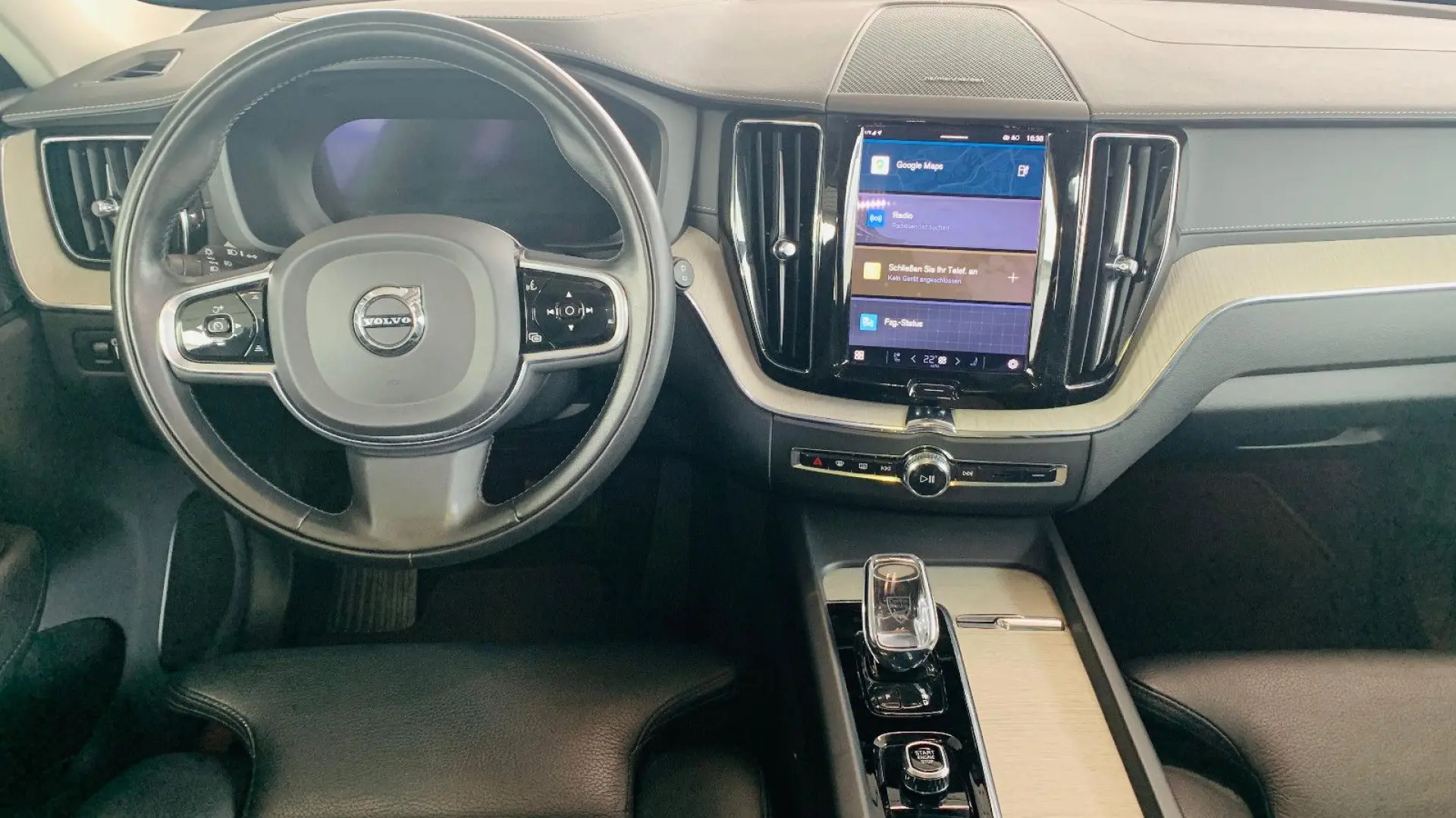 XC60 T6 AWD Recharge PANO LEDER HUD PILOT 360°
