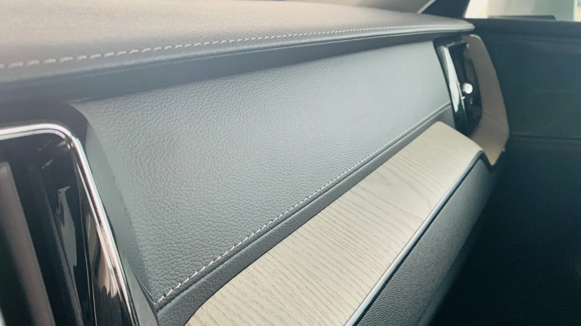 XC60 T6 AWD Recharge PANO LEDER HUD PILOT 360°
