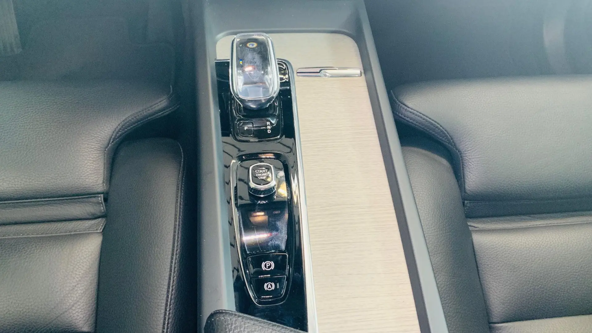 XC60 T6 AWD Recharge PANO LEDER HUD PILOT 360°