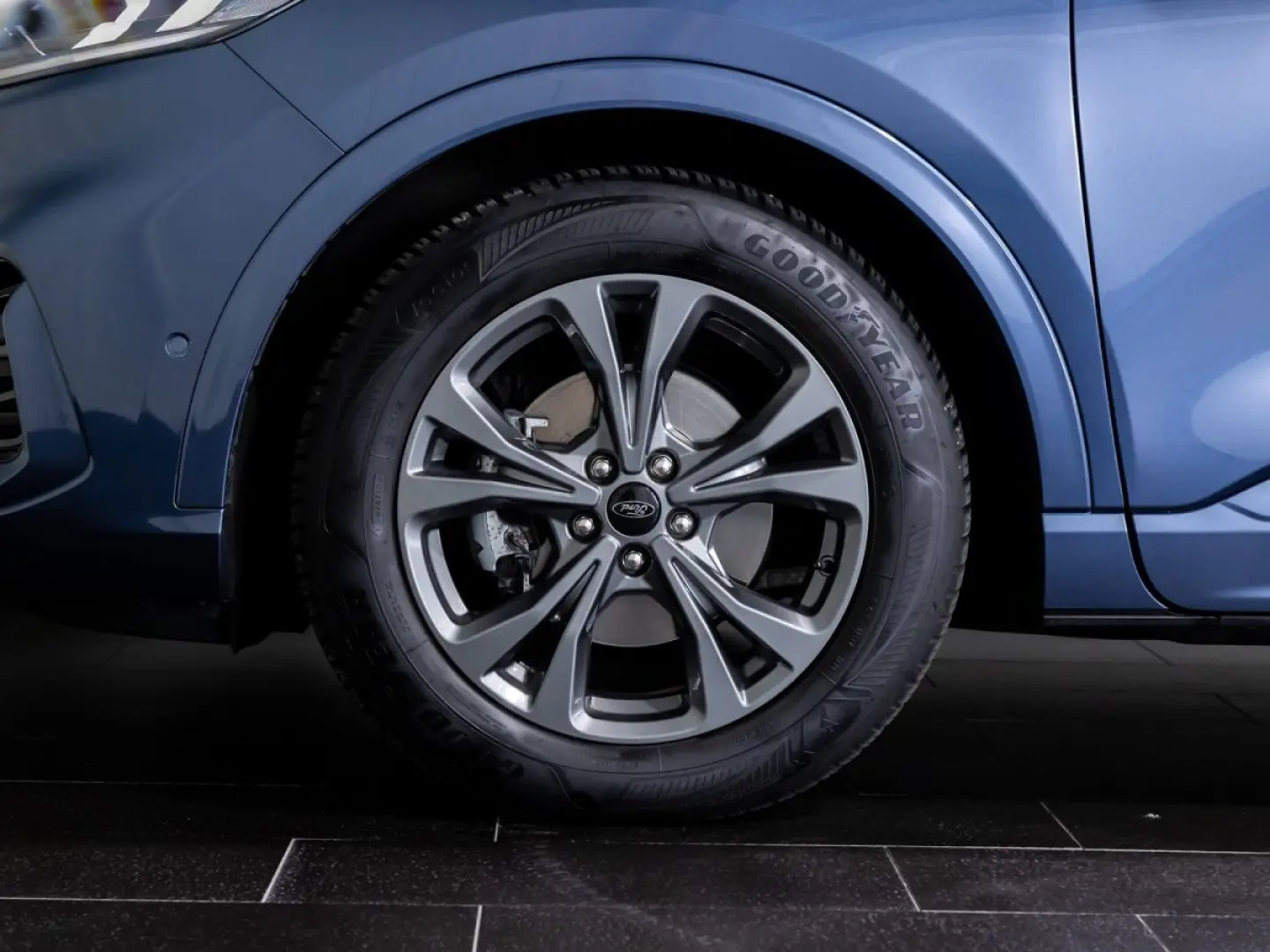 Kuga ST-Line 2.0 | AHK | ACC | RFK | NAVI | LED