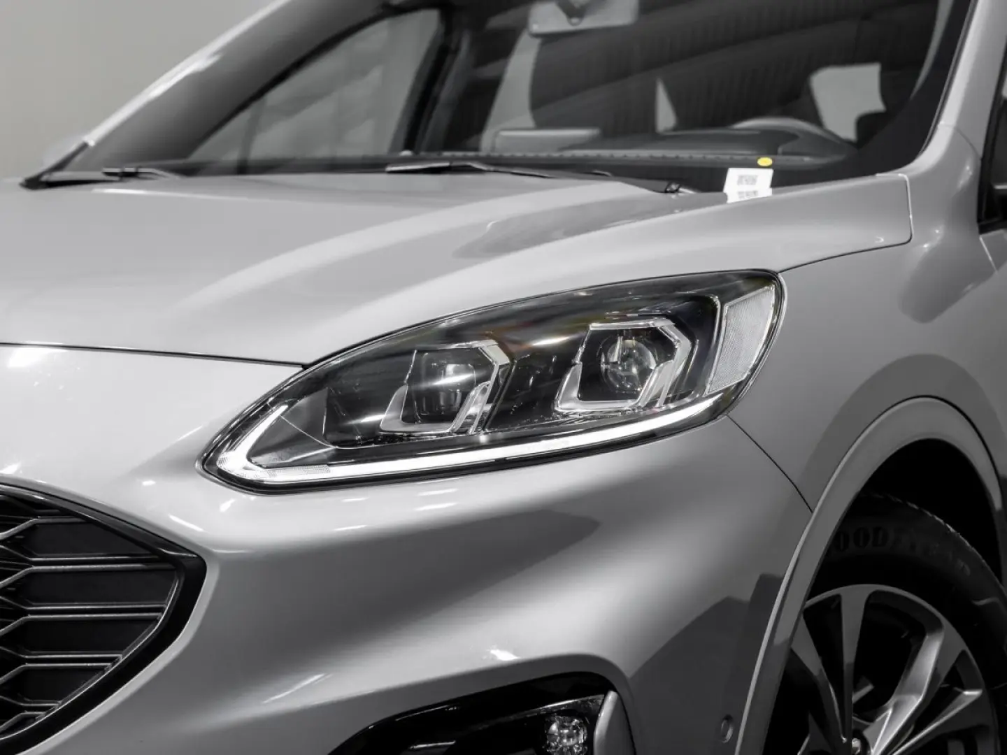 Kuga ST-Line 2.0 | ACC | RFK | NAVI | LED | WI-P