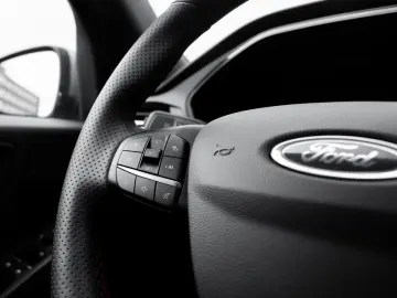 Kuga ST-Line 2.0 | ACC | RFK | NAVI | LED | WI-P