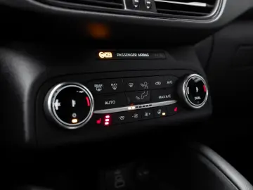 Kuga ST-Line 2.0 | ACC | RFK | NAVI | LED | WI-P