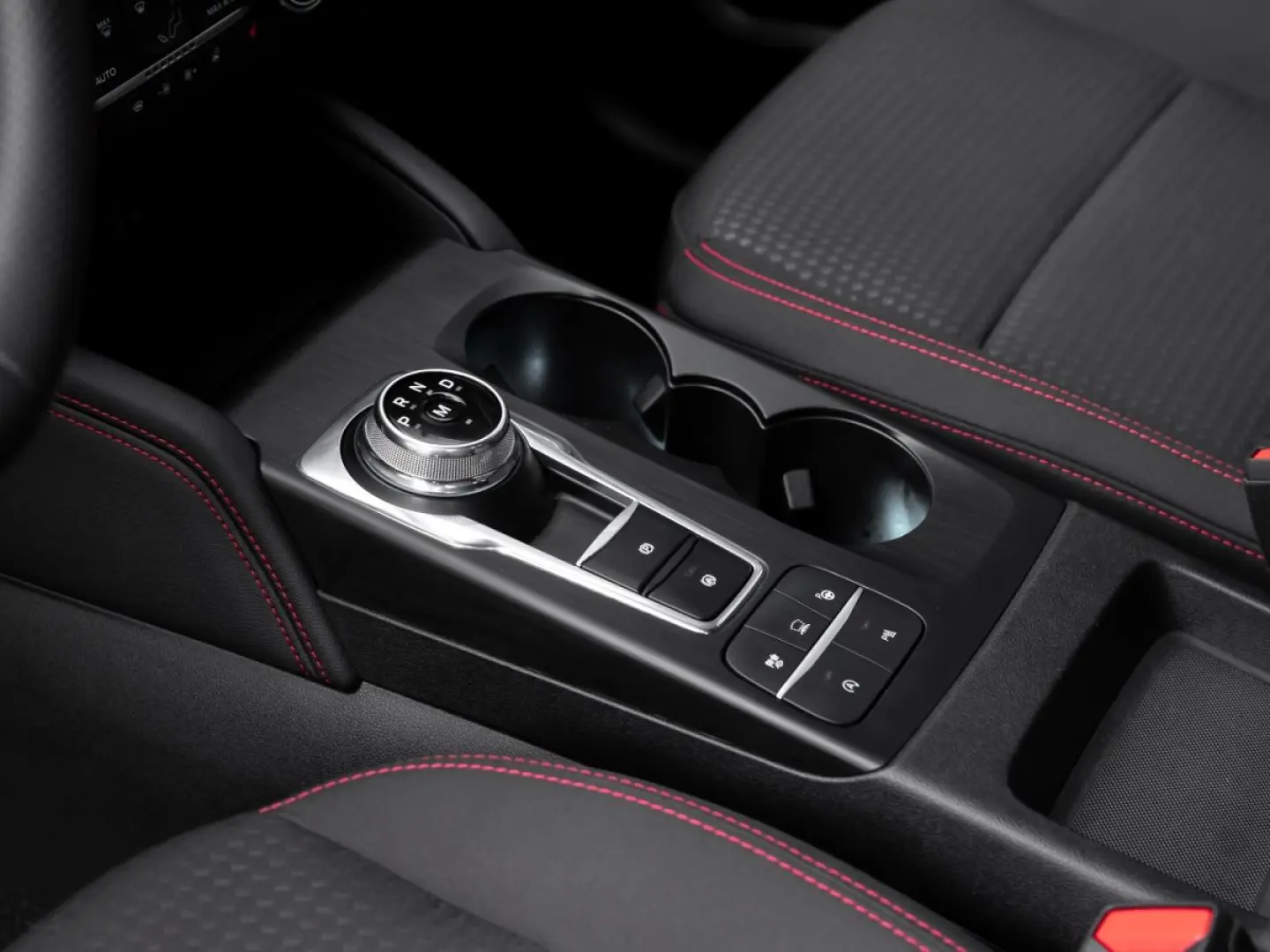 Kuga ST-Line 2.0 | ACC | RFK | NAVI | LED | WI-P