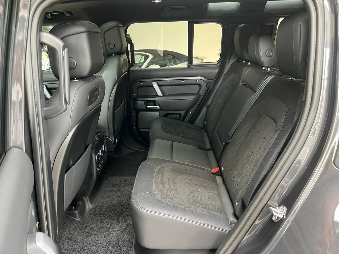 Defender 110 V8 Carpathian Edition 386 kW (52...
