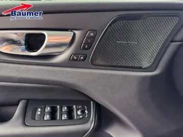 XC60 B4 AWD Mild-Hybrid Plus Dark +AHK +Memory