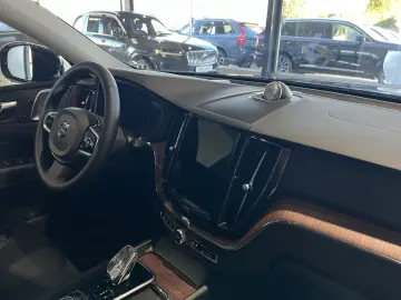 XC60 T8 Ultimate Dark Recharge AWD B&W Massage 360