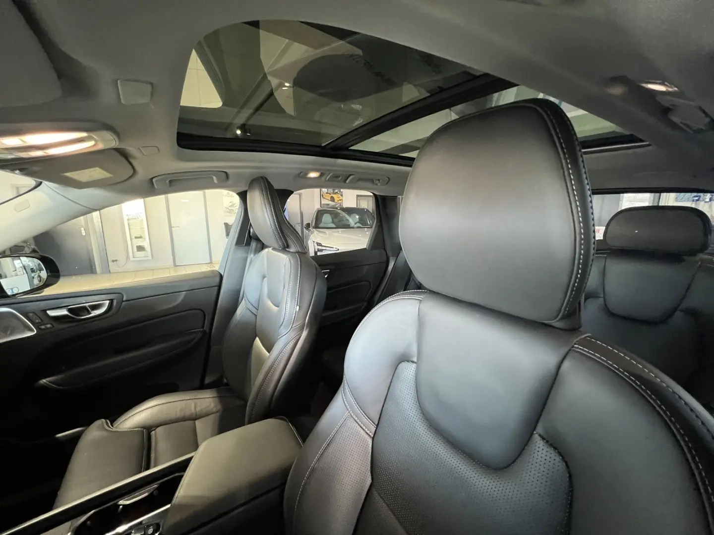 XC60 T8 Ultimate Dark Recharge AWD B&W Massage 360