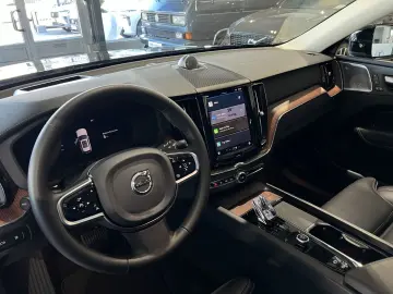 XC60 T8 Ultimate Dark Recharge AWD B&W Massage 360